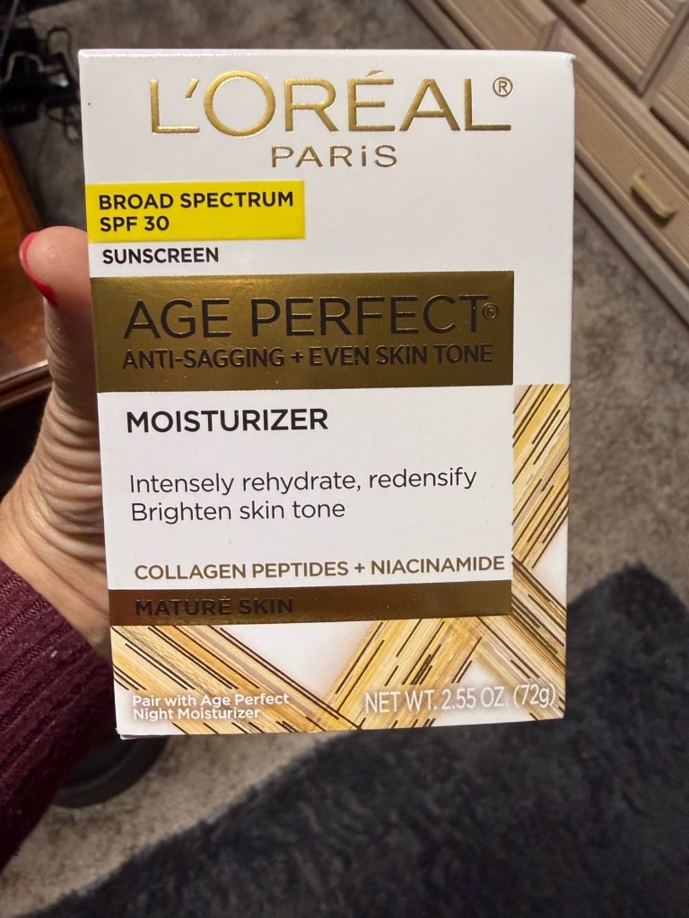 L'Oréal Age Perfect Moisturizer SPF 30 - Gold & White
